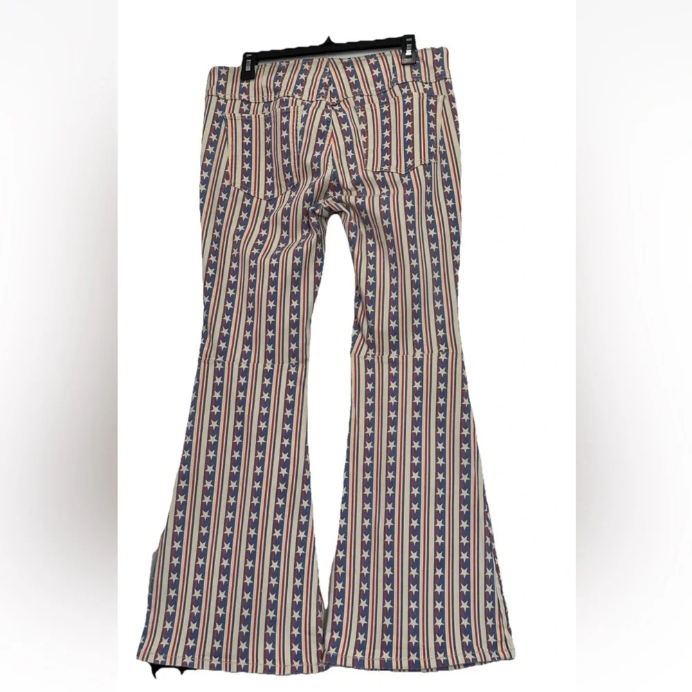 We the Free Penny Pull-on Stars Stripes Denim Stretch Flare Jeans 32 30” Inseam - Picture 3 of 7